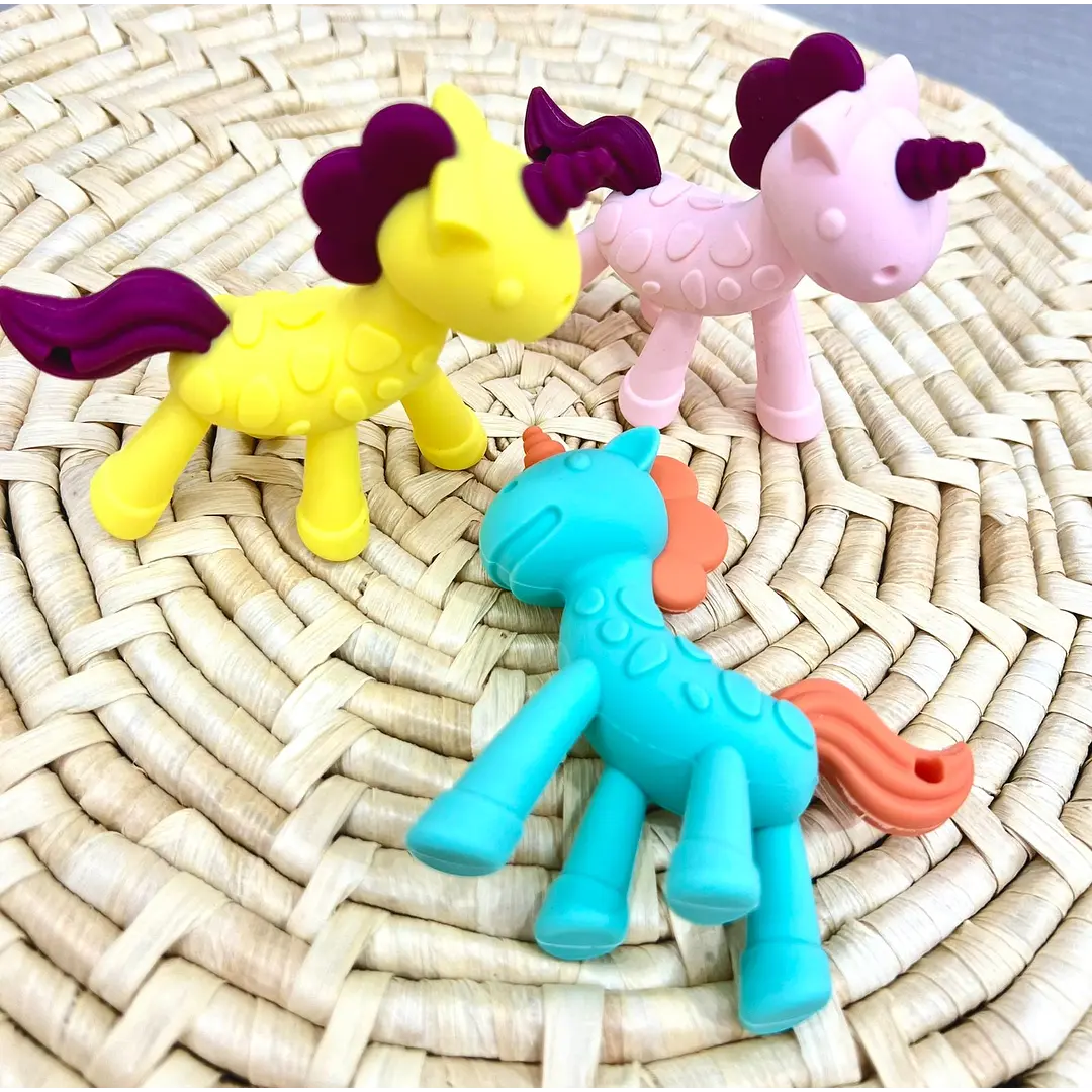 Mordedor Rasca Encías Unicornio Con Estuche