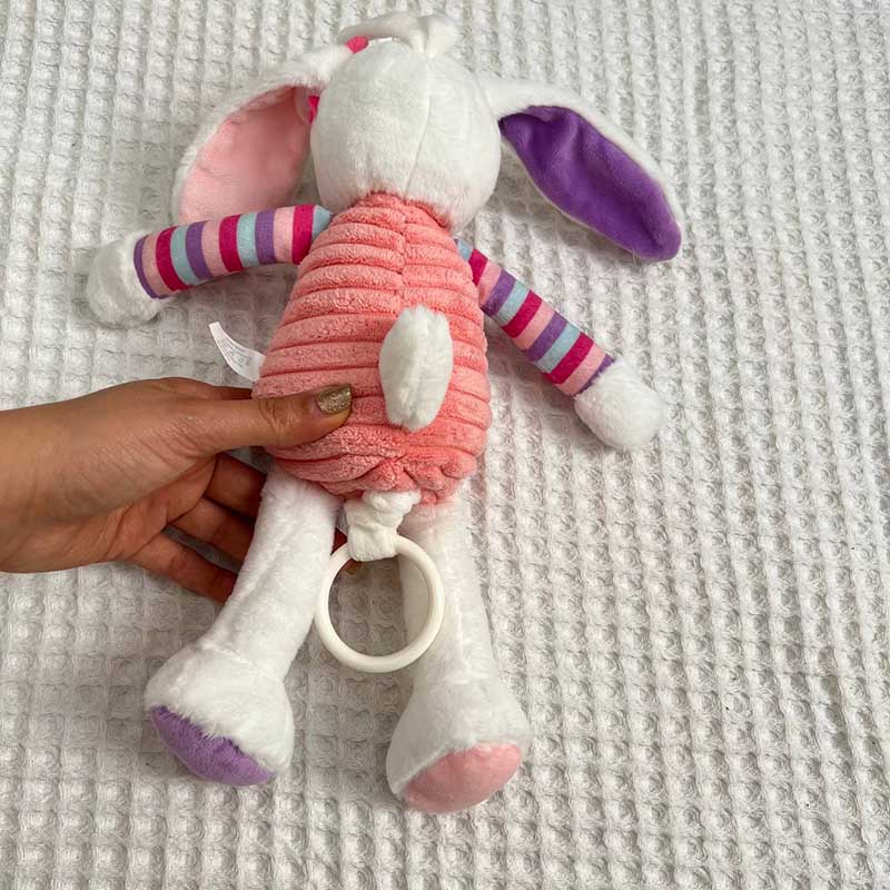 Sonajero Musical Peluche Conejita De Cuerda
