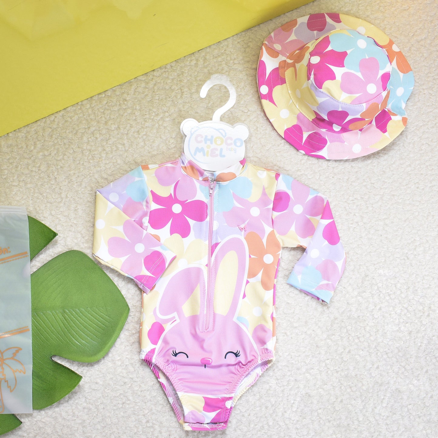 Vestido de Baño Conejita Enterizo y Sombrero Niña Rosado